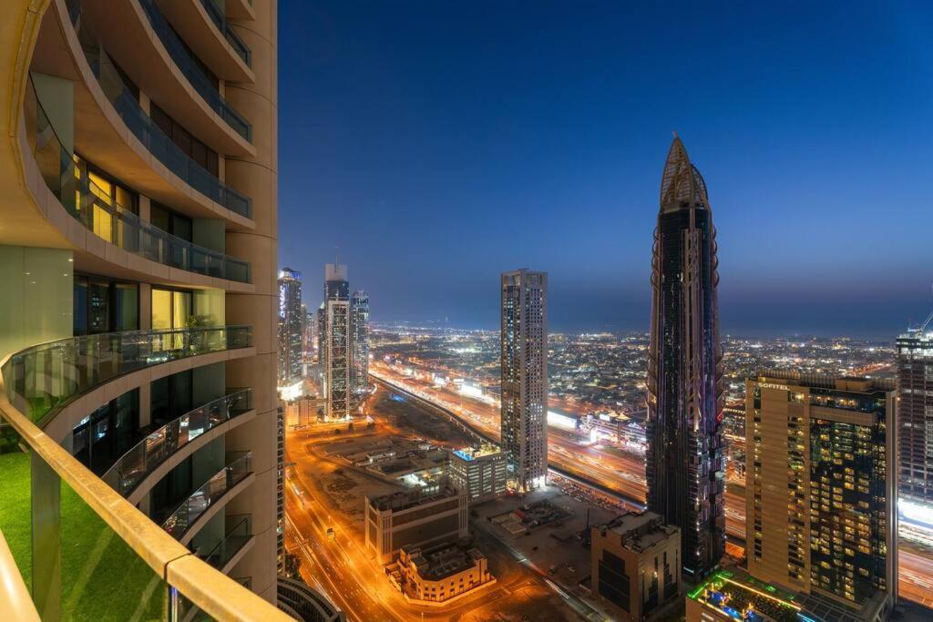 Apartment First Class 2br Exquisite Living Dubai