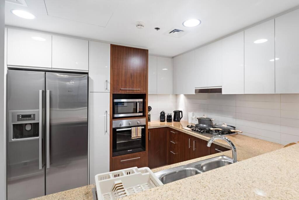 Apartment First Class 2br Exquisite Living Dubai