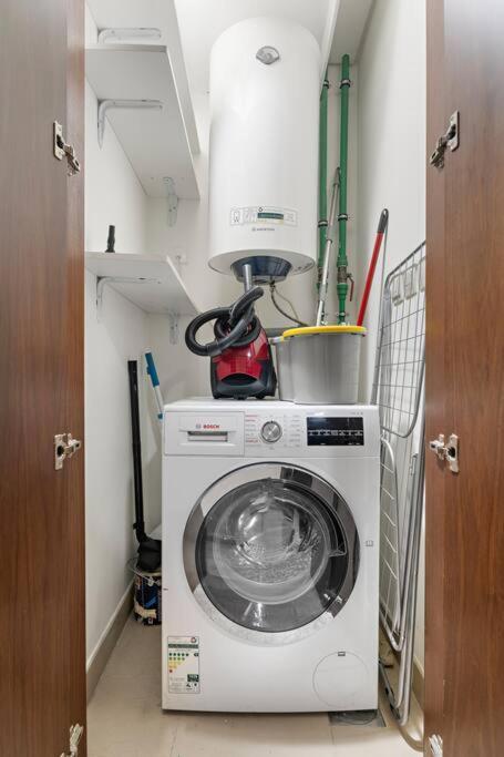 First Class 2br Exquisite Living *