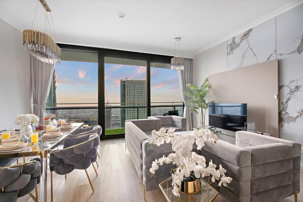 First Class 2br Exquisite Living