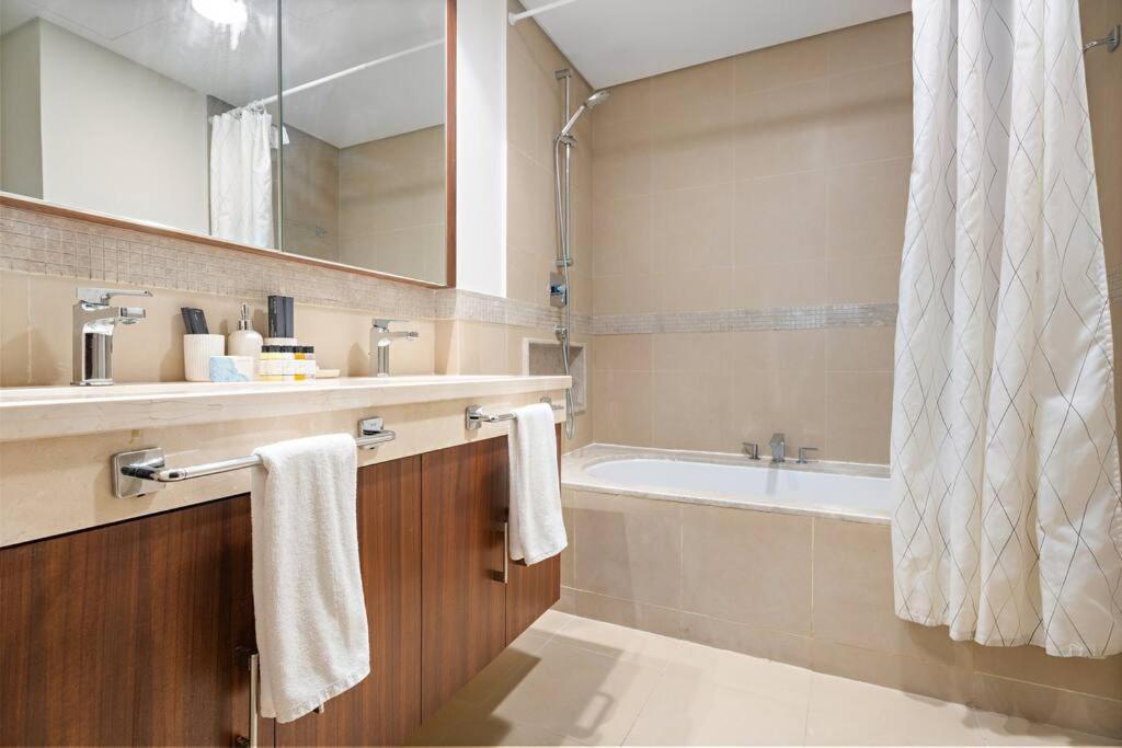 Apartment First Class 2br Exquisite Living Dubai