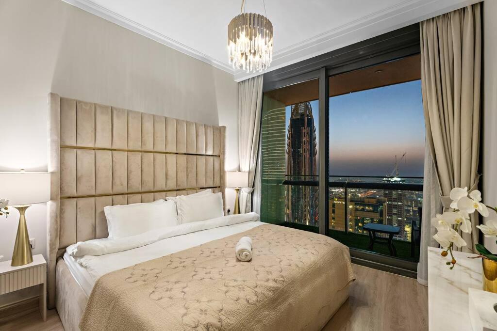 First Class 2br Exquisite Living